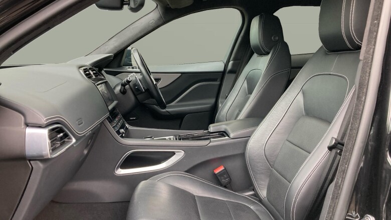 Jaguar F-Pace 2.0d [180] Chequered Flag 5dr Auto AWD Diesel Estate